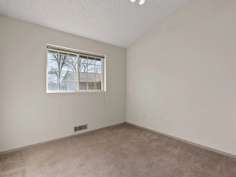 12002 E Valleyway Ave — Photo 11