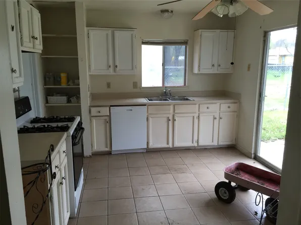 4243 Dexired Dr, San Antonio, TX 78222