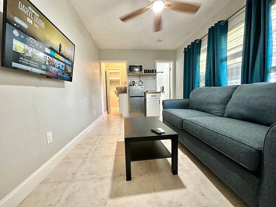 1st image of 1040 SW 29th St #3