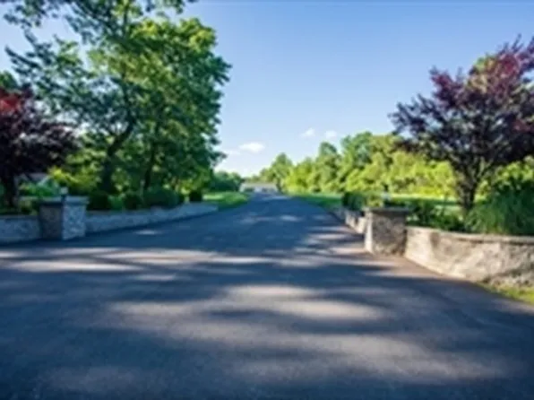 323 Fairview Ave, Rehoboth, MA 02769