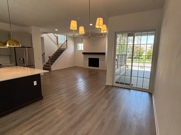 15109 Larchwood Dr — Photo 30