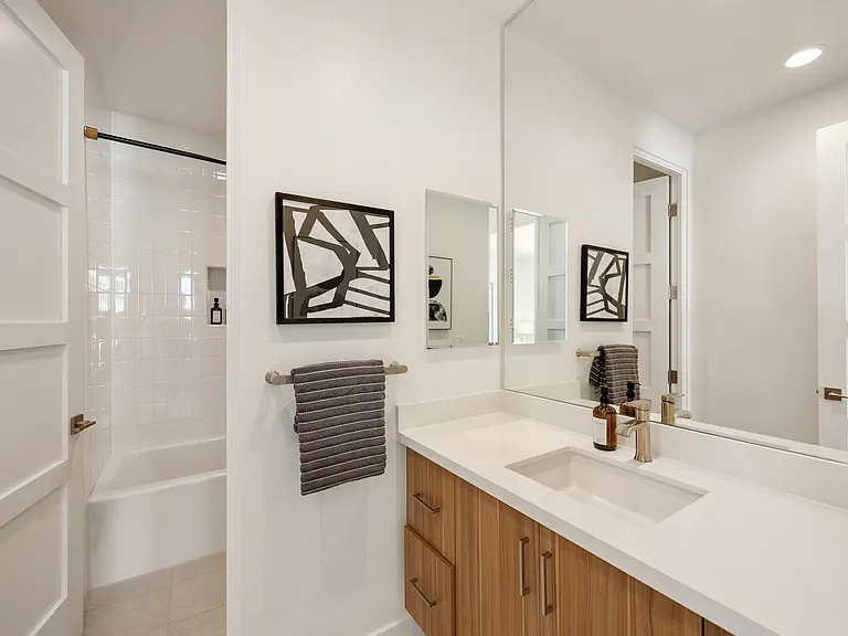 Upstairs Hallway Bathroom