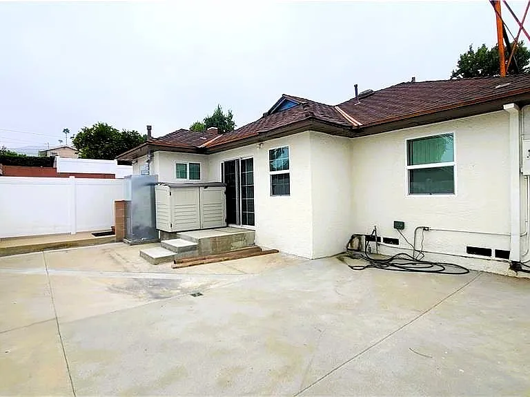 2431 N Lamer St — Photo 23
