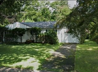 576 Greenbrook Rd, North Plainfield, NJ 07063