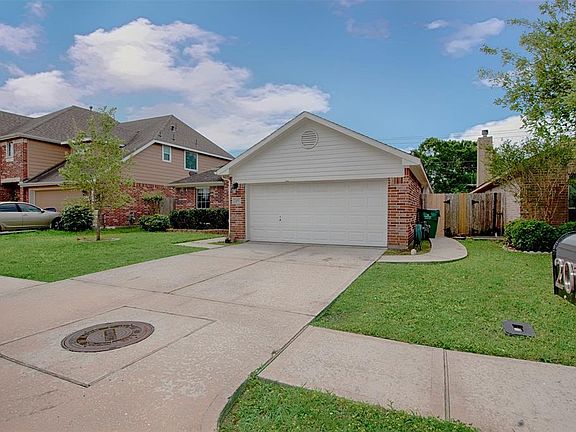 2nd image of 207 Midtown Park Dr