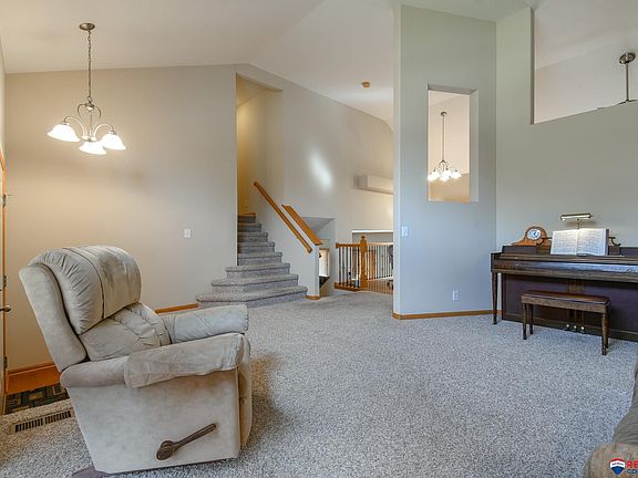 2nd image of 5721 Bridle Ln