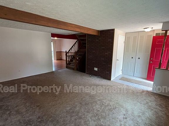 4th image of 176 W Russets Cir
