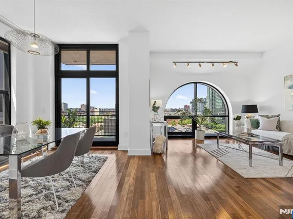 159 2nd St APT 1104, Jersey City, NJ 07302