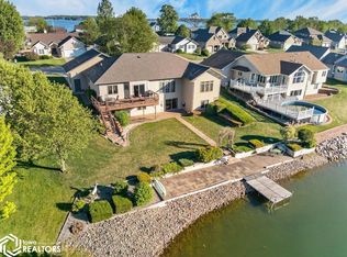 20 Lido Rd, Clear Lake, IA 50428