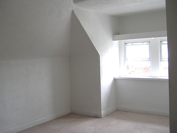 2nd image of 435 S Graham Street # Second Floor
