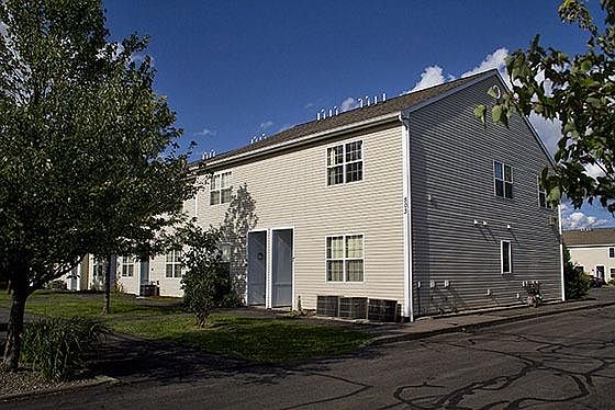 2nd image of 210 Summerhill Dr #1
