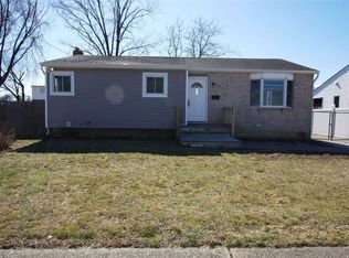 371 42nd St, Lindenhurst, NY