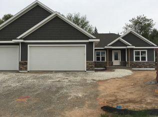 780 Canterbury Castle Ln, Green Bay, WI 54313