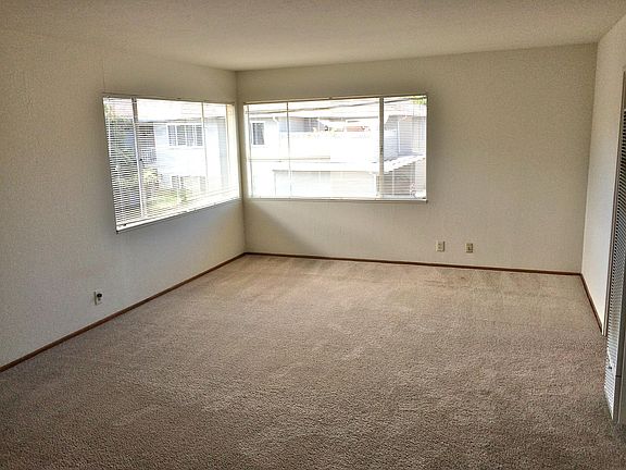 4th image of 904 Fremont Pl #3