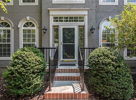 2nd image of 14317 Hayes St