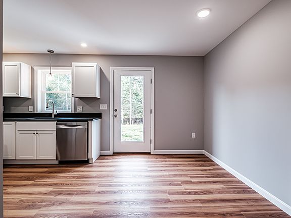 5th image of 62 Middle Ridge Rd #A
