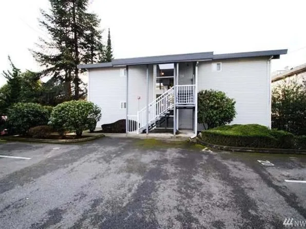 6015 Lakeview Dr APT 3, Kirkland, WA 98033