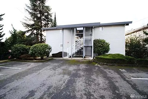 6015 Lakeview Dr #3 Photo 1