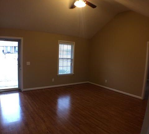 5th image of 209 Brittany Dr