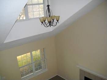 4th image of 8554 Collingwood