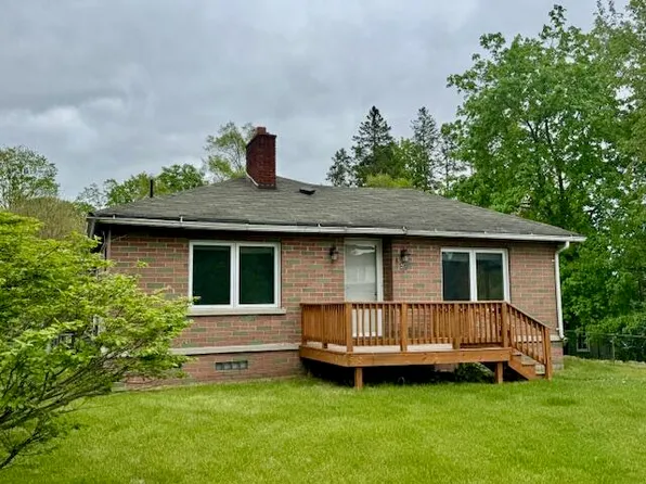 418 N Hemlock St, Evart, MI 49631