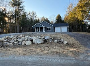 90 Woods Rd, Gardiner, ME 04345
