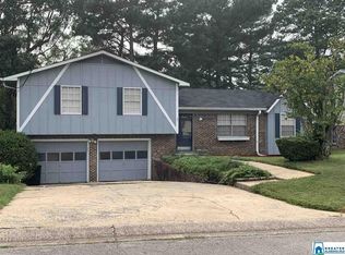 1520 Hidden Lake Dr, Birmingham, AL 35235