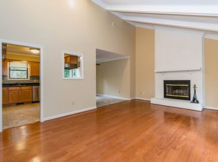 104 Cameron Ct, Cary, NC 27511