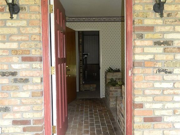 4th image of 4087 Canal Cir E