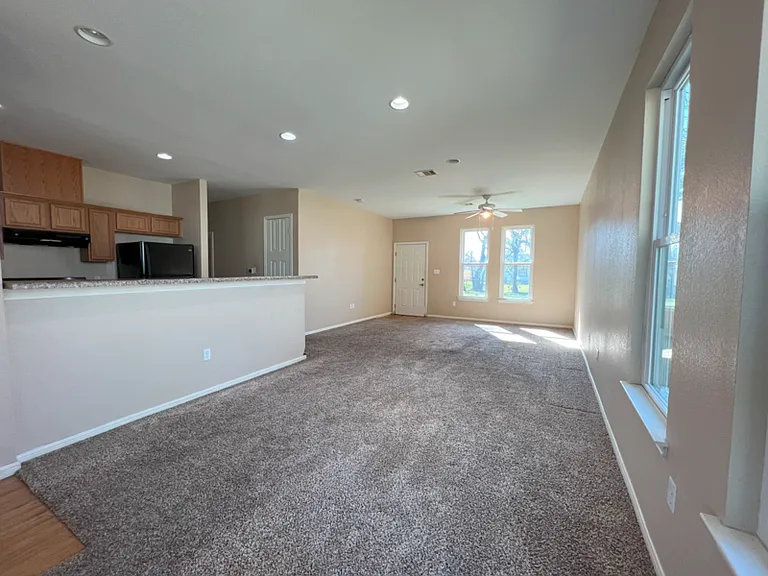 5030 Marietta Ln — Photo 4