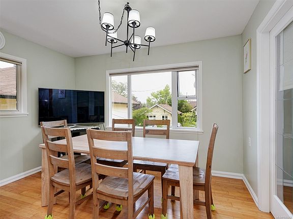 4th image of 915 Inskip St
