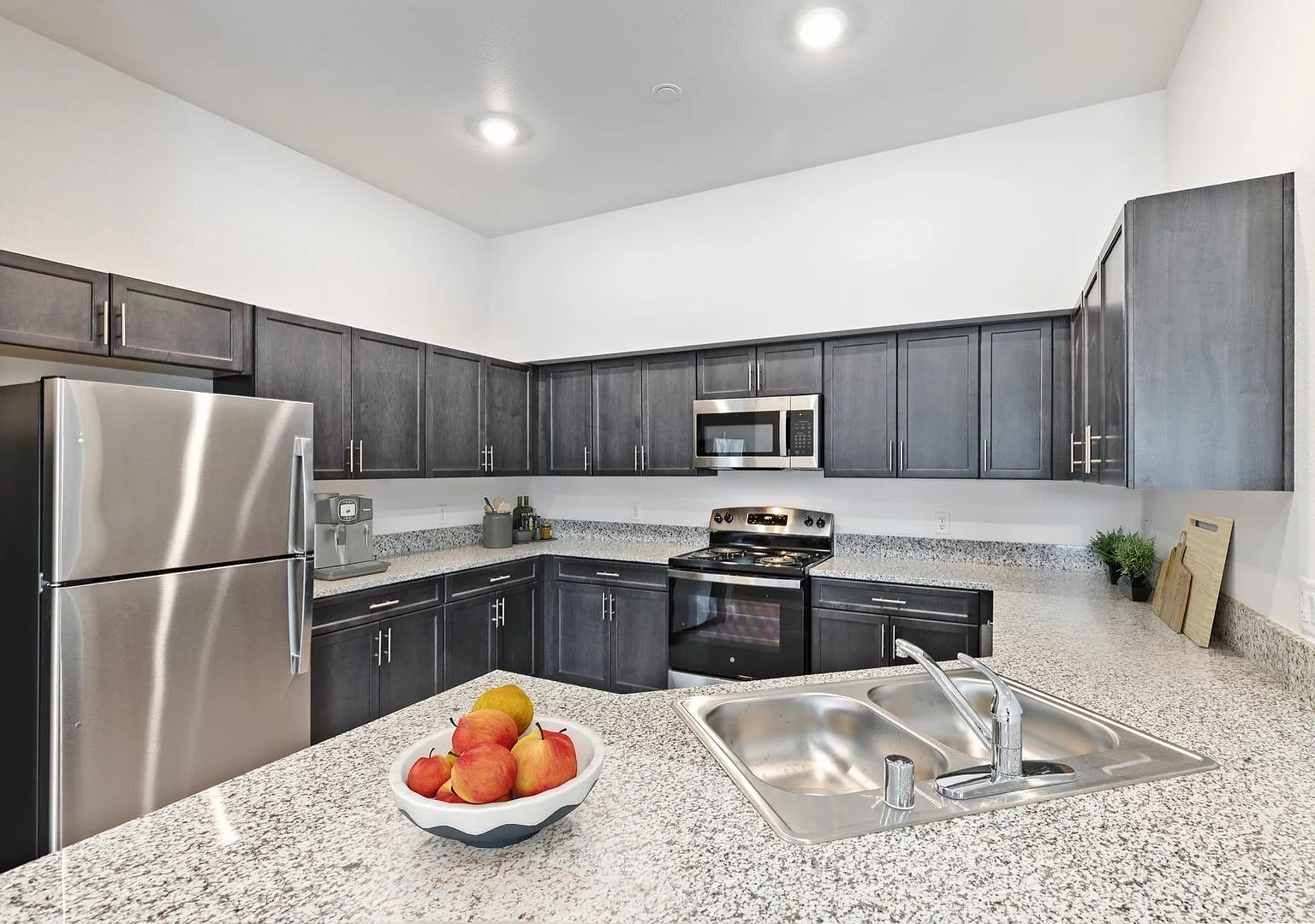 Madelyn Court — Photo 1