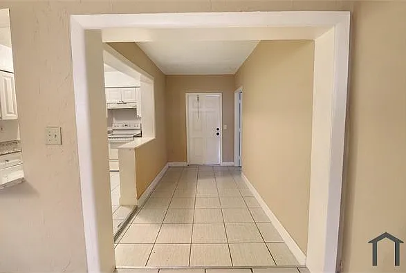 1752 SW 70th Way — Photo 10