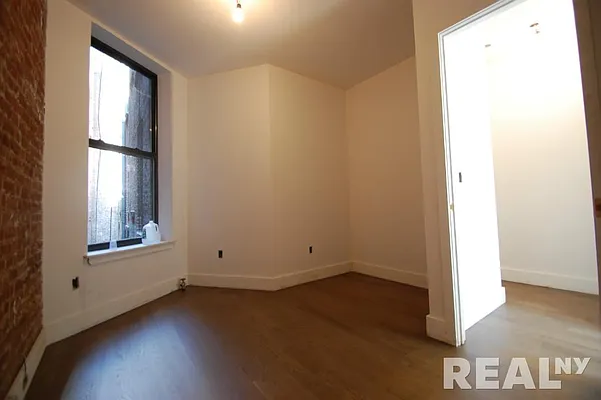 Rented by REAL New York | media 22