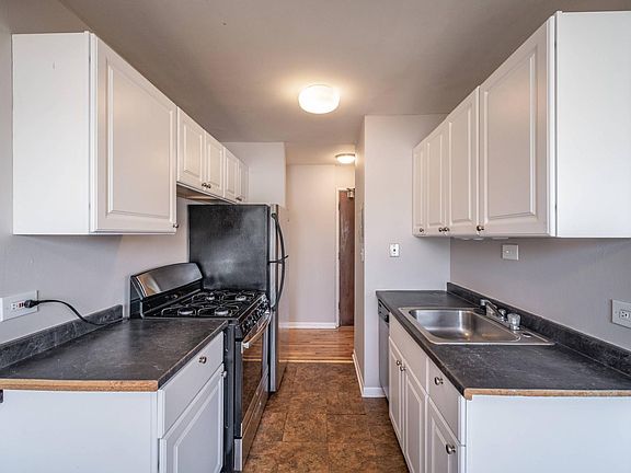 2nd image of 5450 N Winthrop Ave APT 404