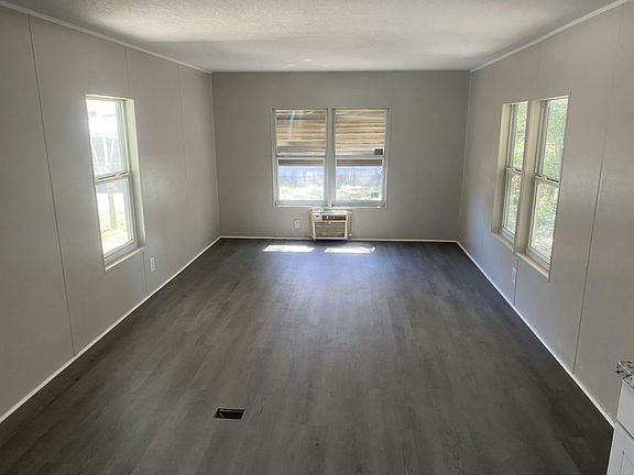 4th image of 4 Crest Ave #47
