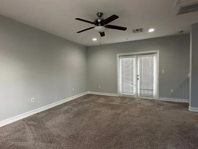 3720 Messina Dr — Photo 60
