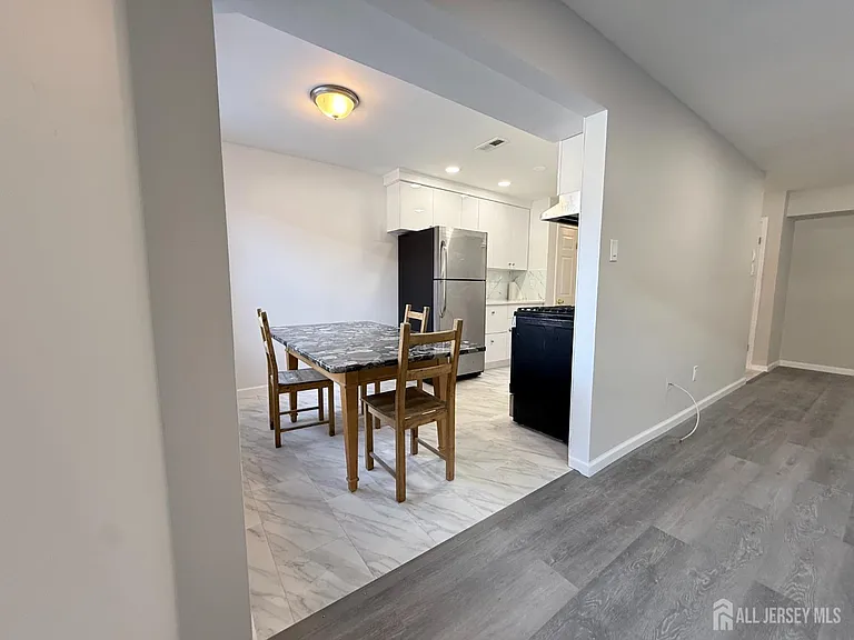 513 Edison Glen Ter #513 — Photo 10