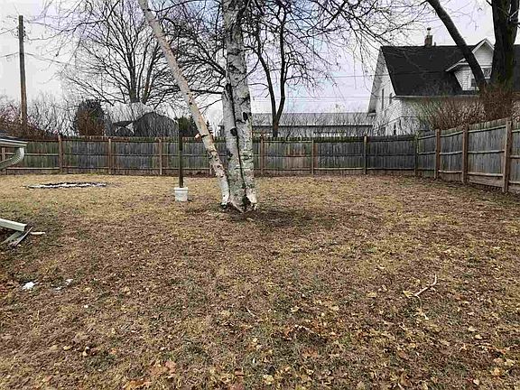 3rd image of 906 2nd Avenue Pl SW