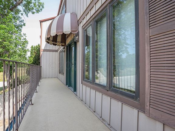 4th image of 326 10th Ave S APT 4