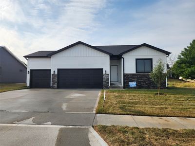 2311 N 8th Ave E, Newton, IA, 50208