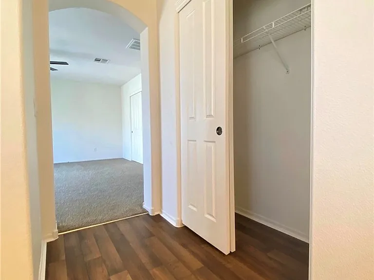 9222 Avon Park Ave — Photo 31