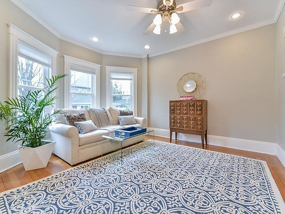 5th image of 51 Mellen St