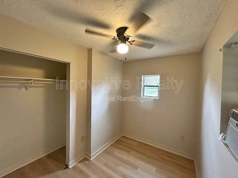 517 E 5th St #B — Photo 11