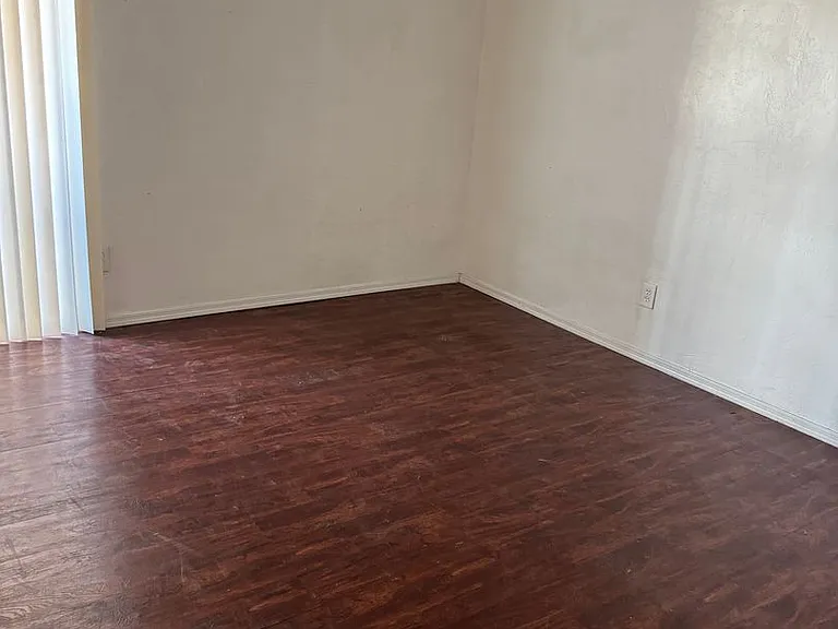 2813 N Mountain Ave — Photo 5