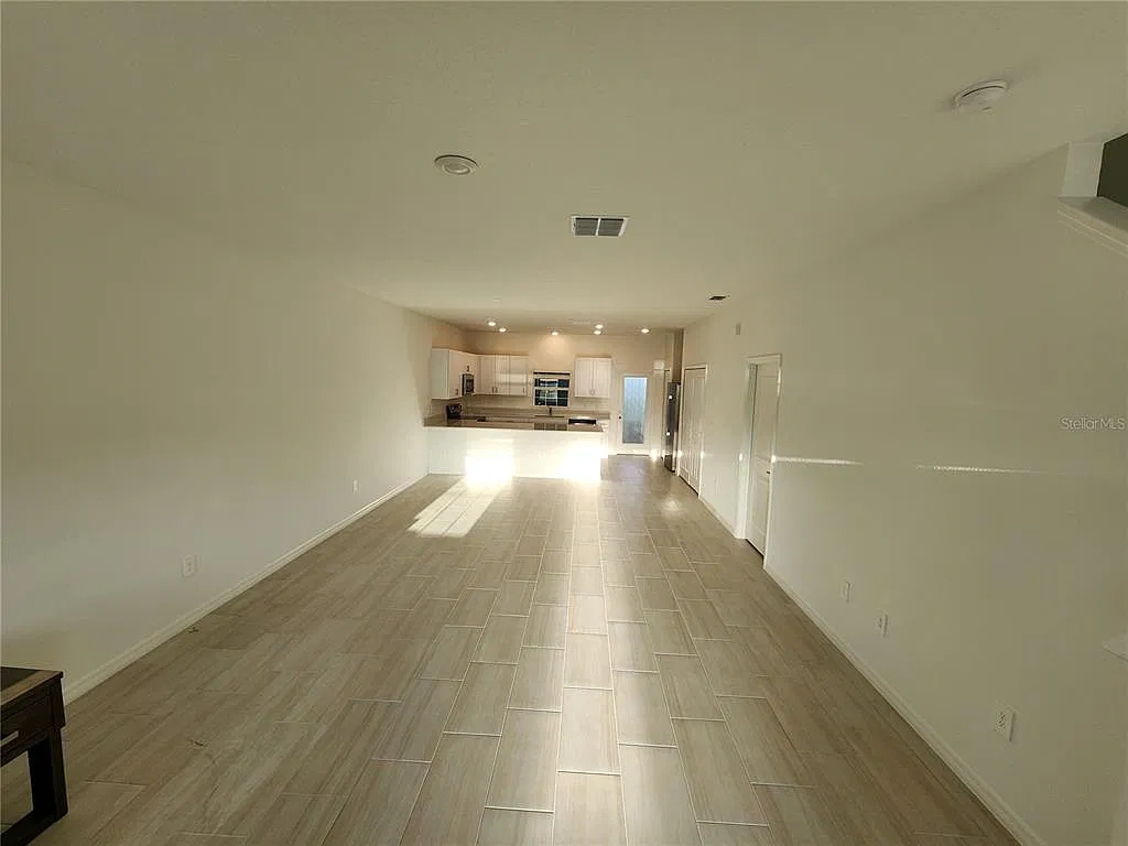 2 bed, 2.5 bath, 1463 sqft, $2,100 — Photo 4