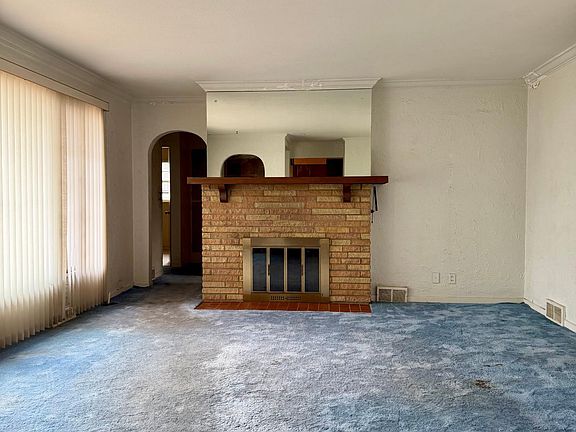 3rd image of 1502 Elm St N