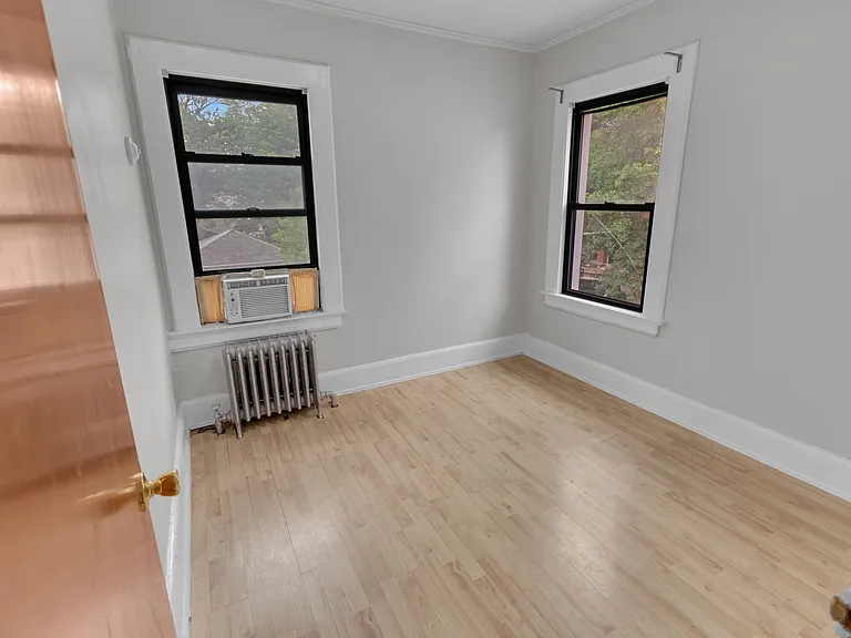 558 Argyle Ave #2 — Photo 12