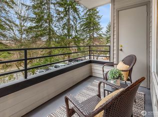 Newport On The Park, Bellevue, WA 98006