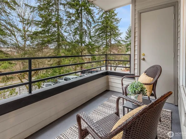 3520 Lake Washington Boulevard SE #105, Bellevue, WA 98006